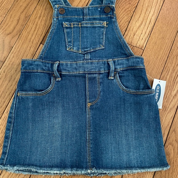 Old Navy denim overall jumper/raw hem/toddler 2